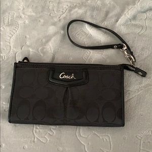 Coach wristlet wallet
